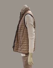 Load image into Gallery viewer, BARBARA LEBEK Down FREE Reversible (print) Vest
