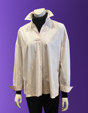 Load image into Gallery viewer, SE - JUST WHITE Tunic /Blouse
