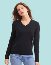 Load image into Gallery viewer, SAINT JAMES Brehat III V Neck Sweater

